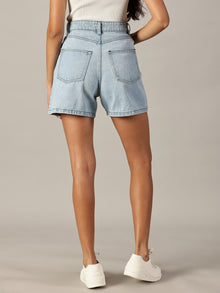 The All-Day High Waisted Denim shorts Light wash (STRETCH)