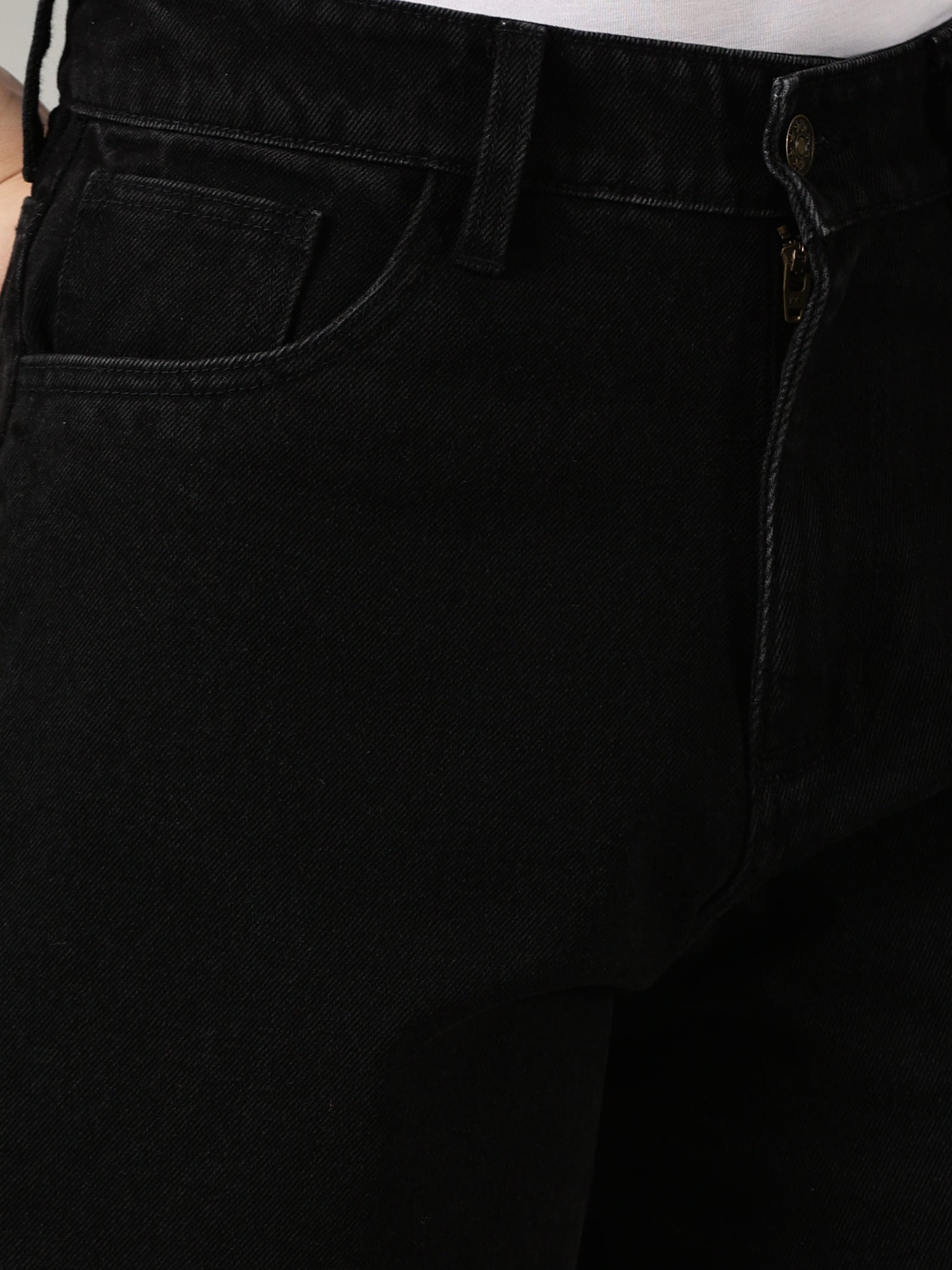 The All-Day High Waisted Denim shorts - Black