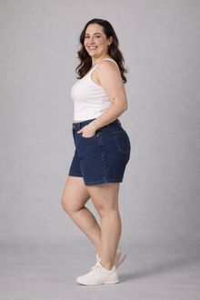 The All-Day High Waisted Denim shorts Dark wash (CURVY)