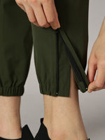 Load image into Gallery viewer, Convertible High-Rise Travel-Trek Pants - Olive Green
