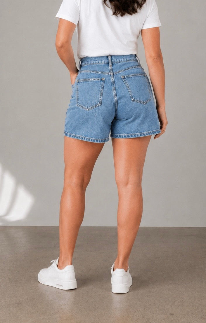 The All-Day High Waisted Denim shorts Mid wash (CURVY)