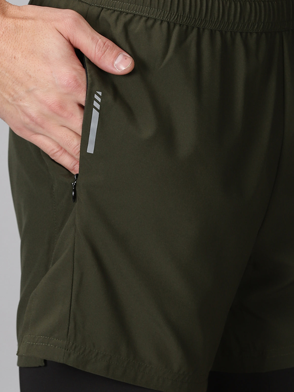 Dares Only Night Cargo Hybrid Run Shorts